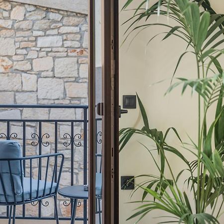 Achatis Suites Херсонісос Екстер'єр фото